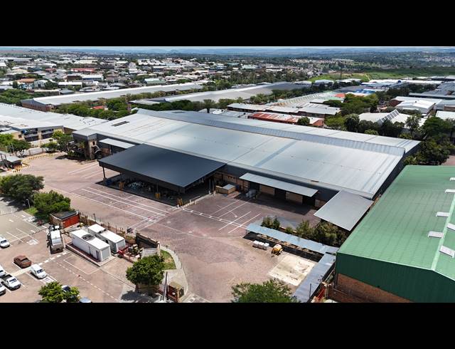 14,590M² WAREHOUSE TO LET IN NORTH RIDING